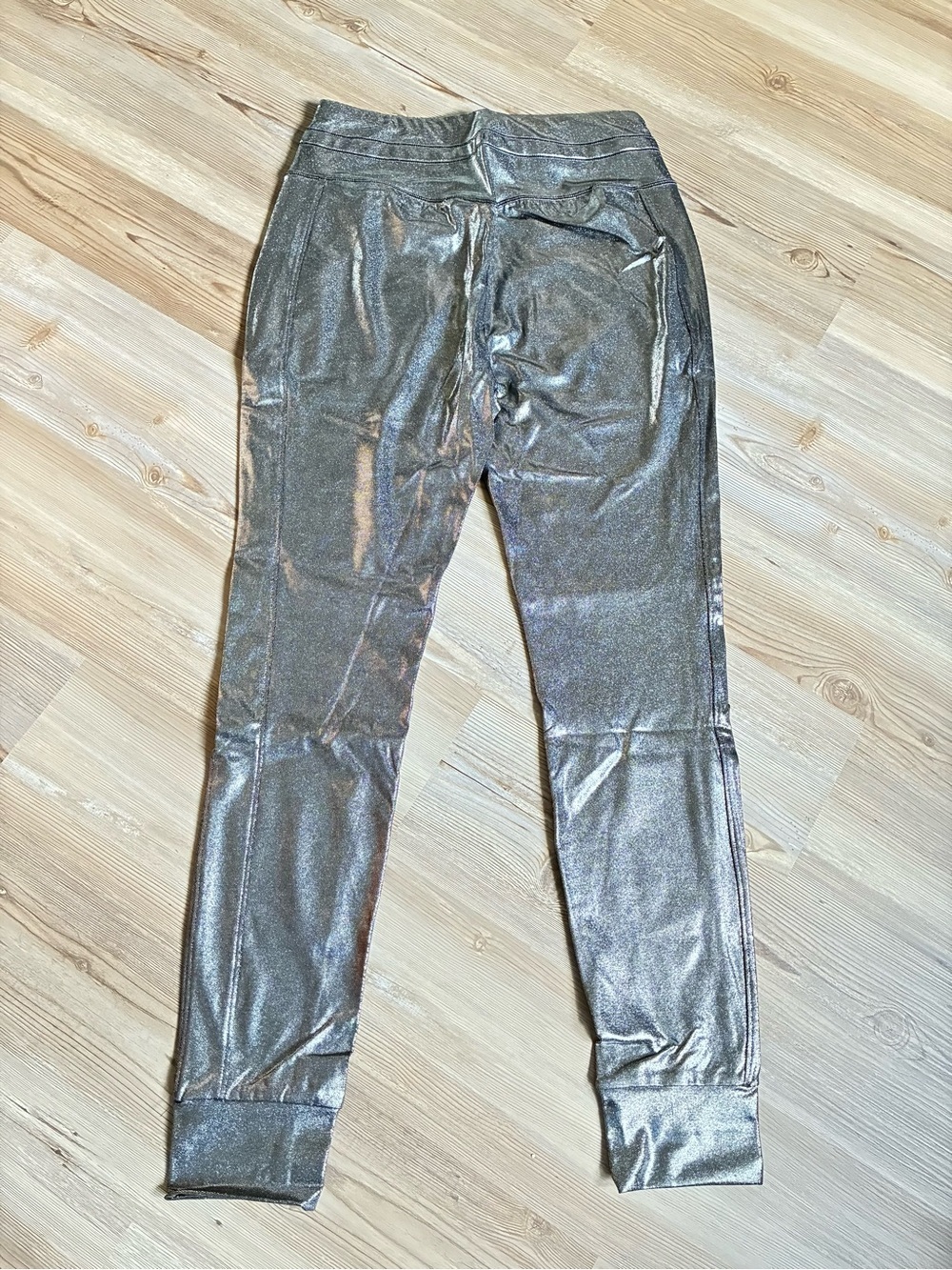 Halara SoftlyZero High Waisted Foil print Silver Joggers Drawstring Women M New - Picture 6 of 13